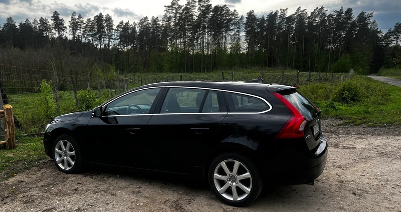 Volvo V60 cena 52900 przebieg: 199050, rok produkcji 2015 z Olsztyn małe 46